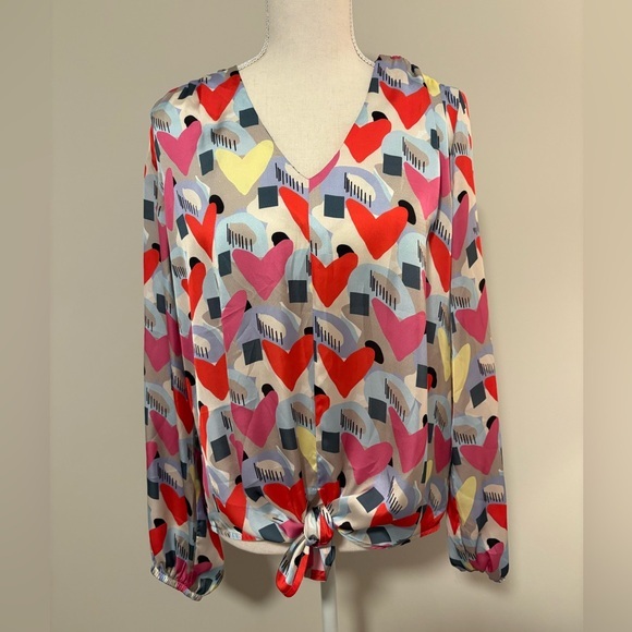 Tristan Tops - Tristan Multicolor Abstract Heart Print Tie Front V Neck Blouse Size M